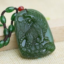 和田玉碧玉色老虎玉牌 菠菜绿上山虎碧玉虎虎生威十二生肖吊坠