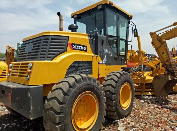 供应徐工180平地机，配置进口变速箱，电子档