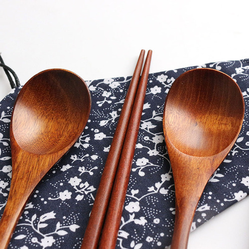 Manufacturer wholesale Japanese wooden spoons and chopsticks set Travel portable tableware Threaded tableware bag set