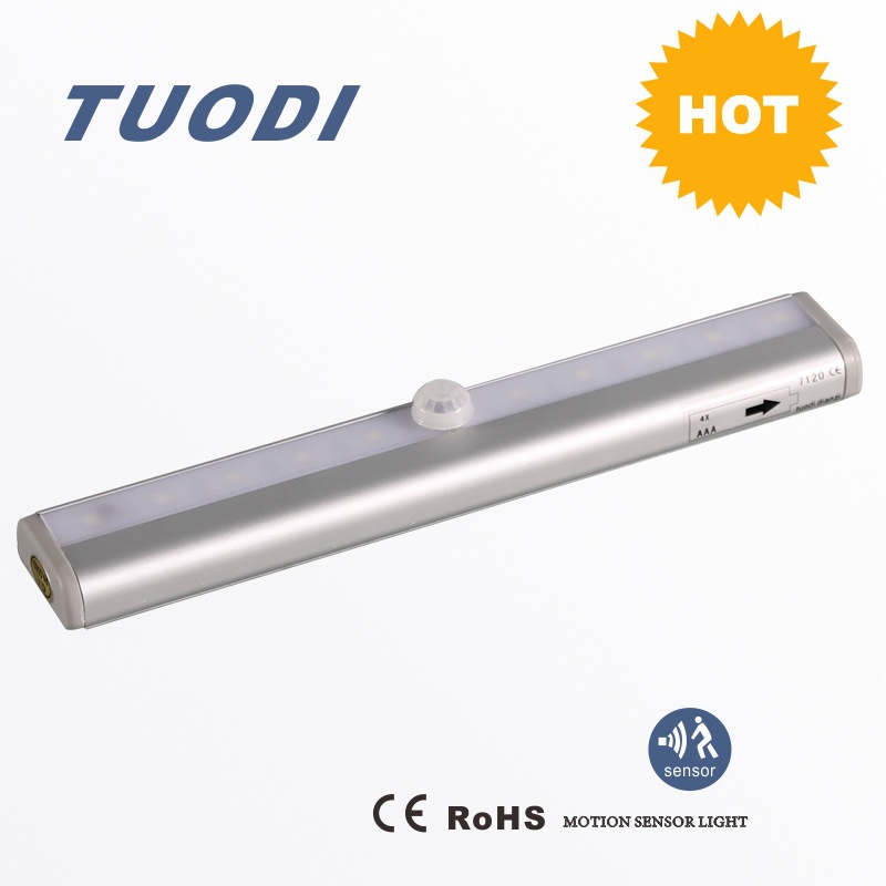 拓迪亚马逊热卖人体感应灯 电池衣柜灯 铝合金led橱柜灯 家居智能
