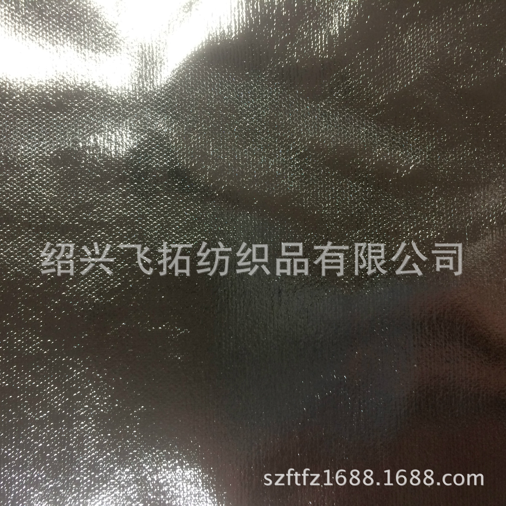 厂家直销 150gsm 全涤平板烫金布 定制开发 皮衣 皮裤 舞台面料