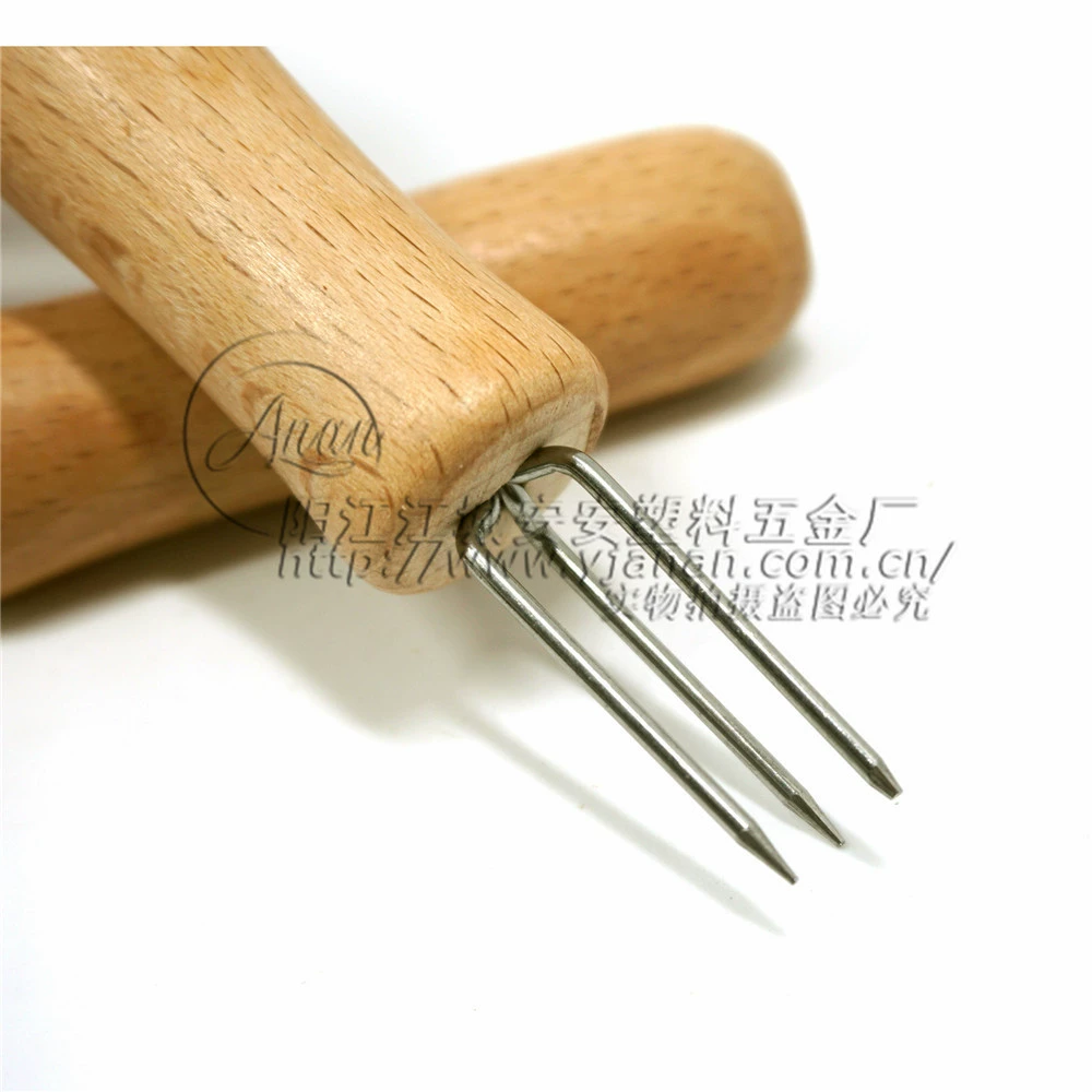 Factory supply moxa stick extender three-tooth corn fork fruit fork wooden handle mini corn fork moxa needle moxibustion tool