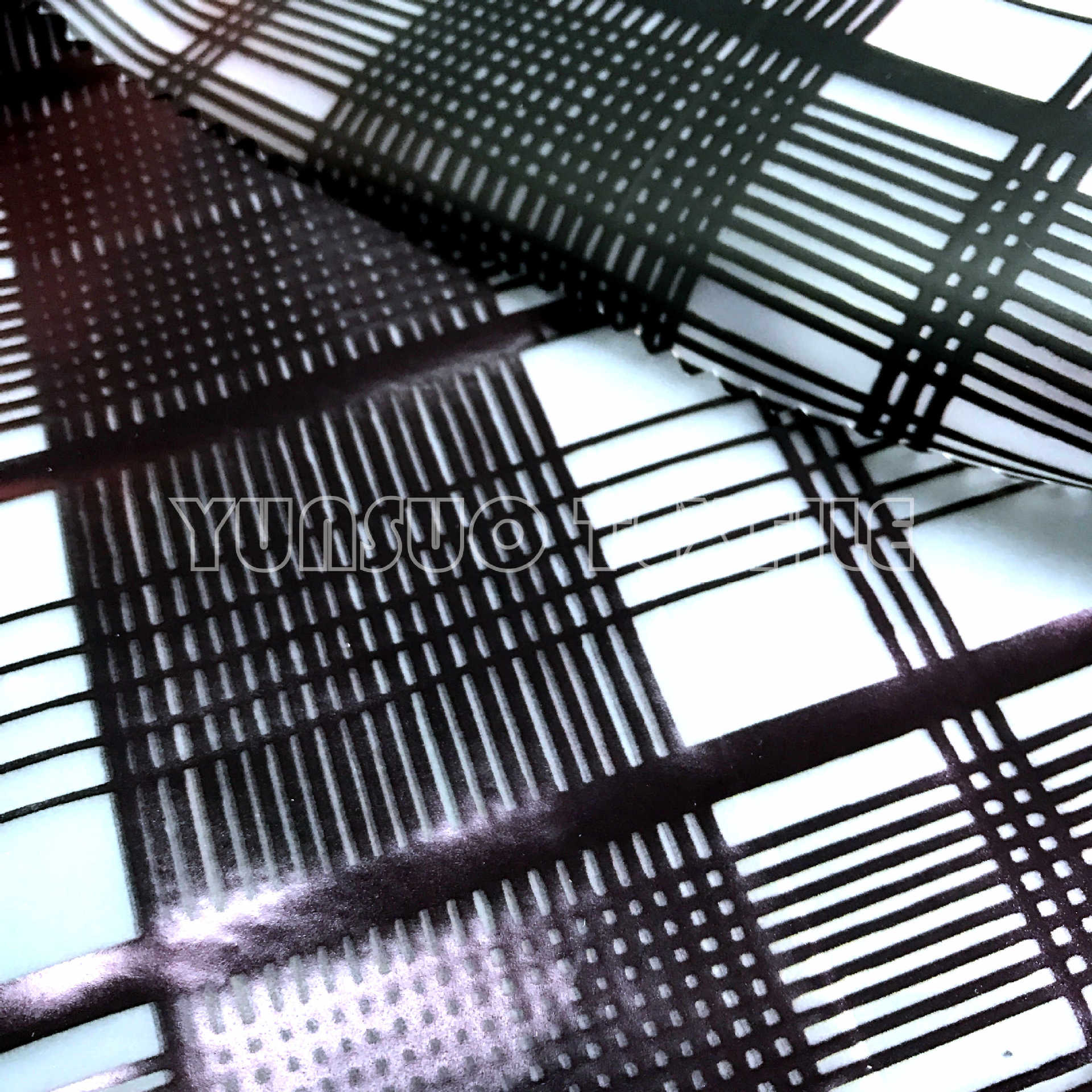 黑色线条格子 数码TPU 时尚雨衣面料