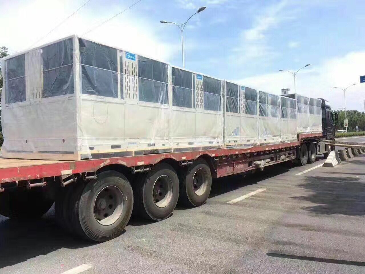 出售二手美的风冷热泵机组130模块G款