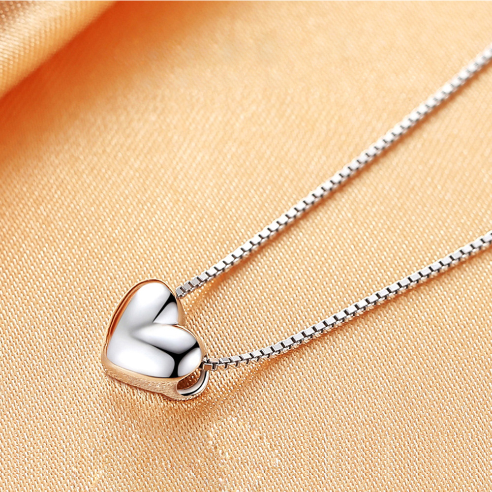 Korean Fashion Simple Heart Pendant Alloy High Quality Necklace Classic Hot Sale Style display picture 4