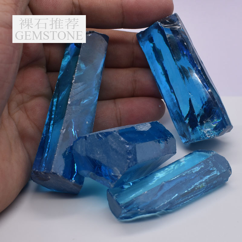 海蓝色锆石原石材料
