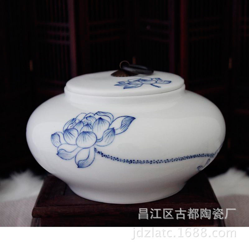 Jingdezhen ceramics high-grade Hand drawn Blue and white porcelain food packing Storage tank Tea pot customized