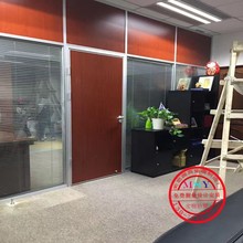 广东深圳成品办公室高隔断实木门磨砂钢化玻璃铝合金百叶帘屏风墙