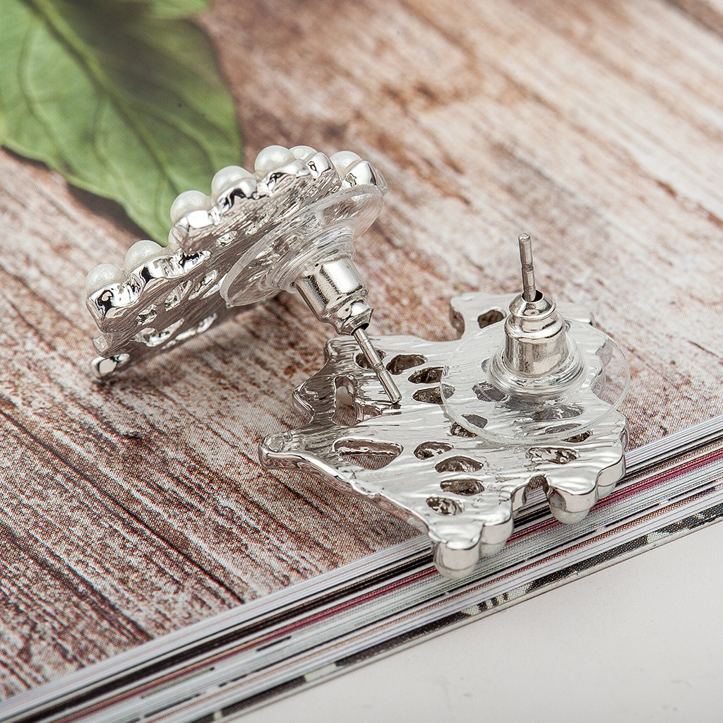 Vente Chaude En Europe Et En Amérique Nouvelle Pin Boucles D'oreilles Brindille Boucles D'oreilles Or Plaqué Argent Incrusté Petite Perle Stud Boucles D'oreilles Feuilles Oreille Goujons display picture 5