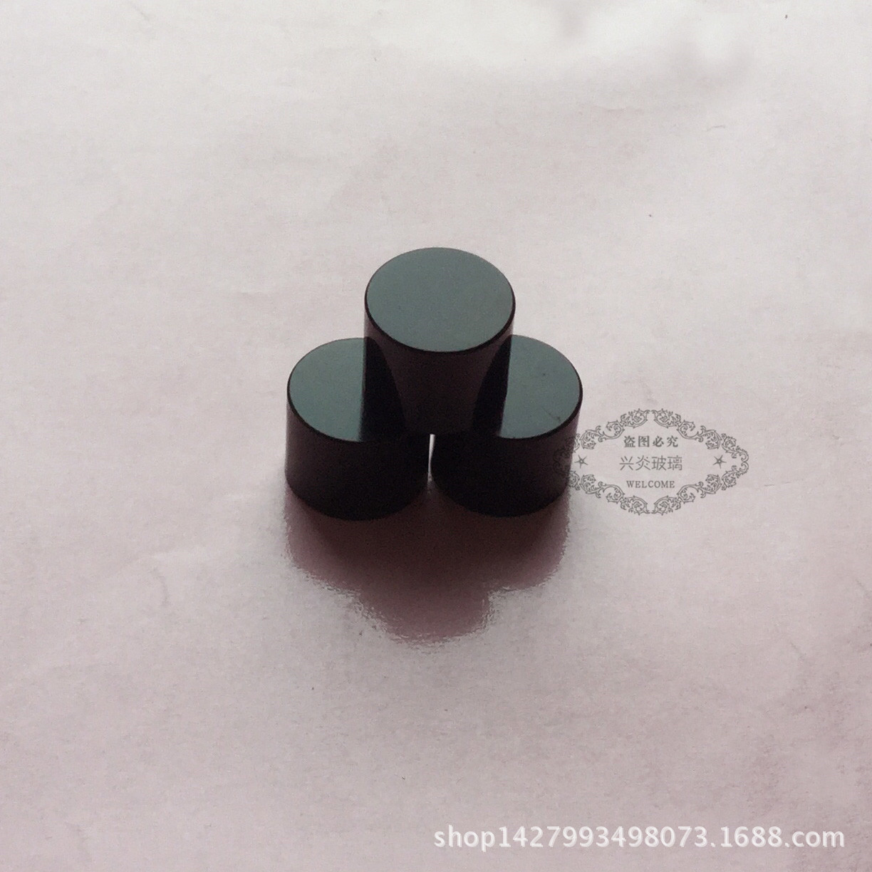 现货供应18口径黑色平面铝盖（精油瓶、香水瓶、螺口瓶子适用）