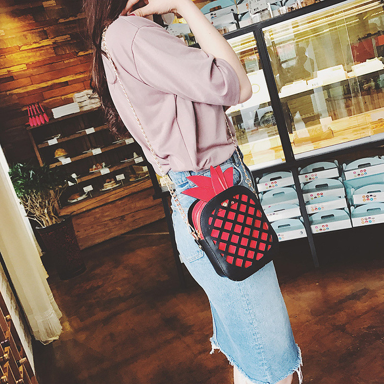 女生时尚包包女2017新款潮斜挎包韩版咖啡杯链条女包个性创意