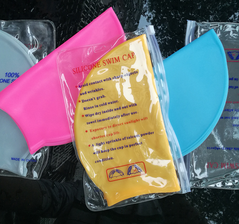 Venta al por mayor de fábrica de alta silicona elástica impermeable gorro de natación hombres y mujeres de silicona colorida protección del oído gorro de natación adulto al por mayor