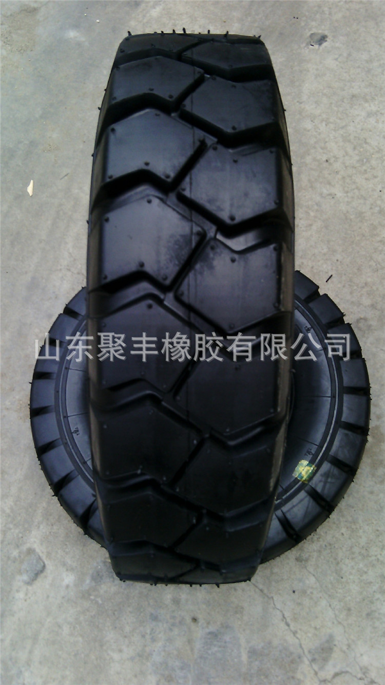 厂家供应叉车轮胎7.00-9 设备专用轮胎