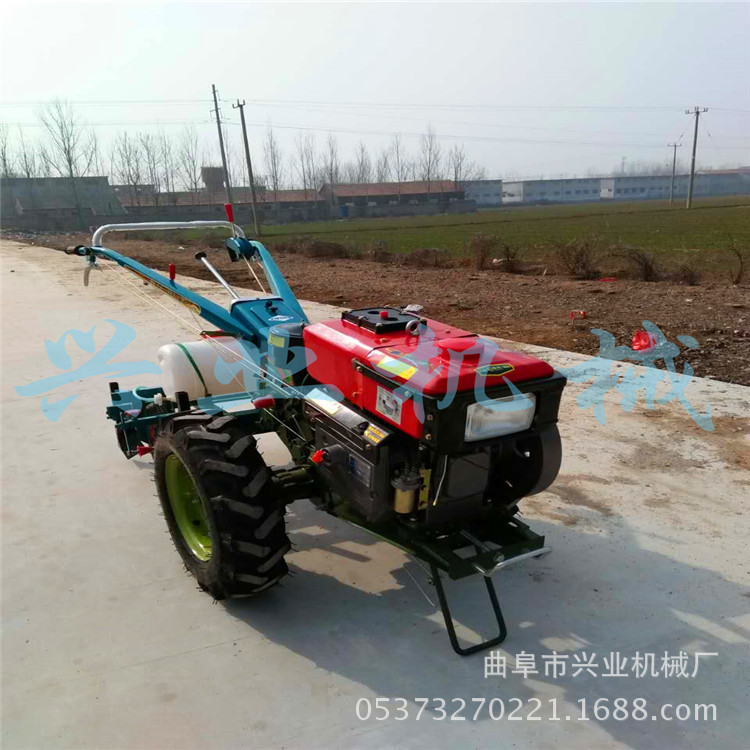 柴油12马力手扶犁地翻土打田机怎么操作