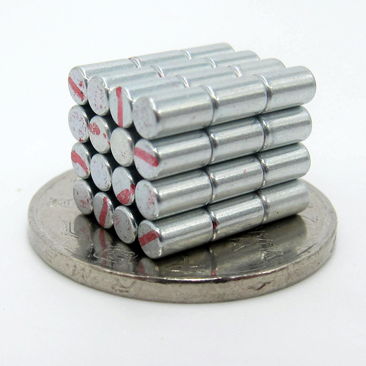 厂家直销强力永磁钢圆形吸铁石钕铁硼强磁铁圆孔吸铁石3*5mm