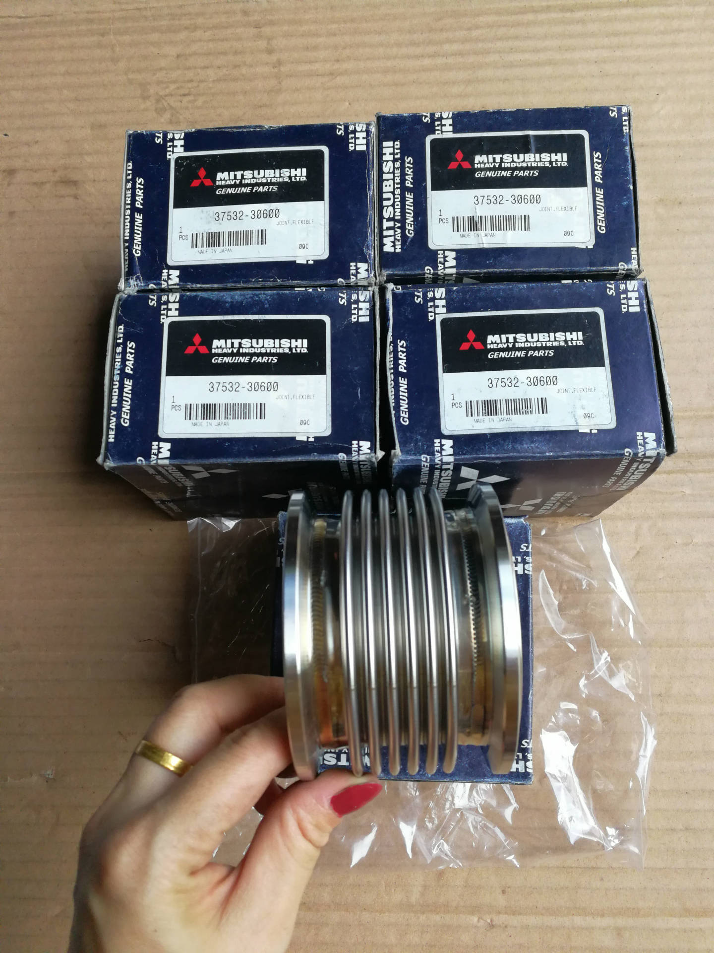 供应三菱发动机配件小膨胀节37532-30600