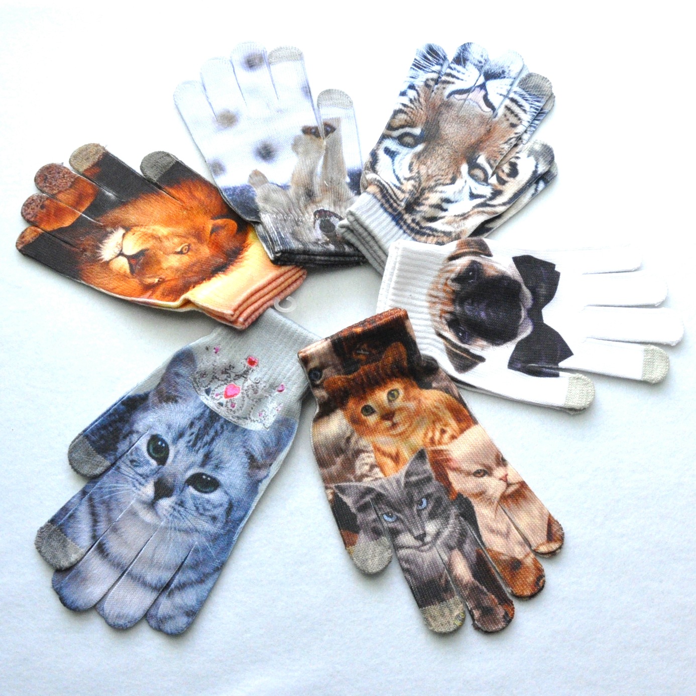 3D Pattern Gloves Image 2