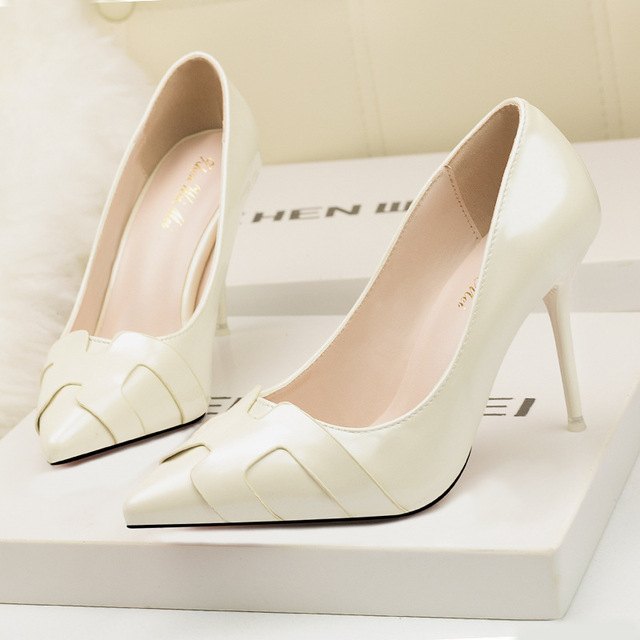 6089-2 Phiên bản Hàn Quốc của giày cao gót nữ thời trang mỏng, giày cao gót mũi nhọn, da rắn, bằng sáng chế Giày cao gót