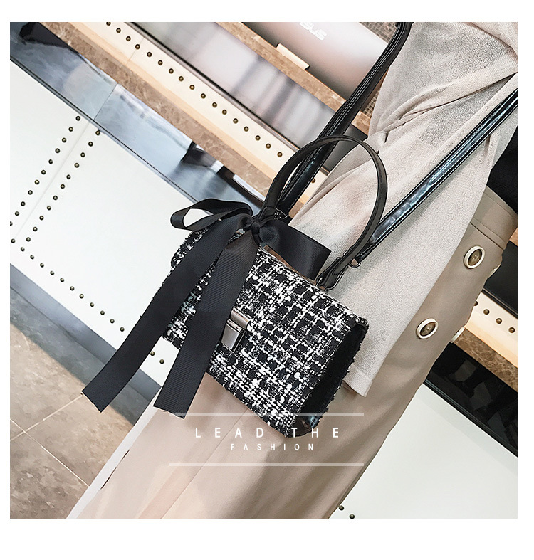 251g Weight Polyester Lining Material Lock clasp Closure Type Single Shoulder Strap Strap Type Shoulder Bag Bags Type Daily Occasion woolen Material Lattice Pattern All Seasons Season Women's Gender Streetwear Style Square Shape Small Size Small Bag For Women New Bags Fashionable Woolen Contrast Color Scarf Handbag Korean Versatile One-Shoulder Crossbody Women's Bag 9