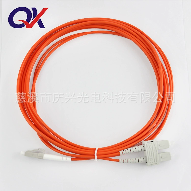Многорежимная двухъядерная оптоволоконная перемычка Qixing операторского класса LC/UPC-SC/UPC длиной 3M можно настроить