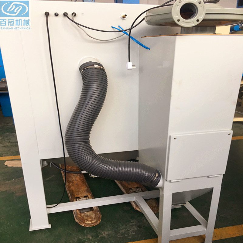 手动喷砂机环保节能箱式喷砂机到深圳百冠喷砂设备生产厂家