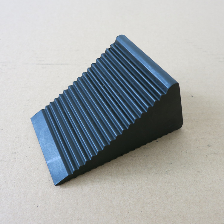 厂家直营   防滑止退 家用轿车停车楔子 轮胎停止器  量大从优