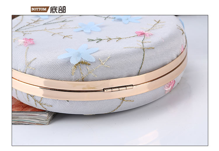 Embroidery Dinner Bag Round Evening Bag Clutch Bag display picture 5