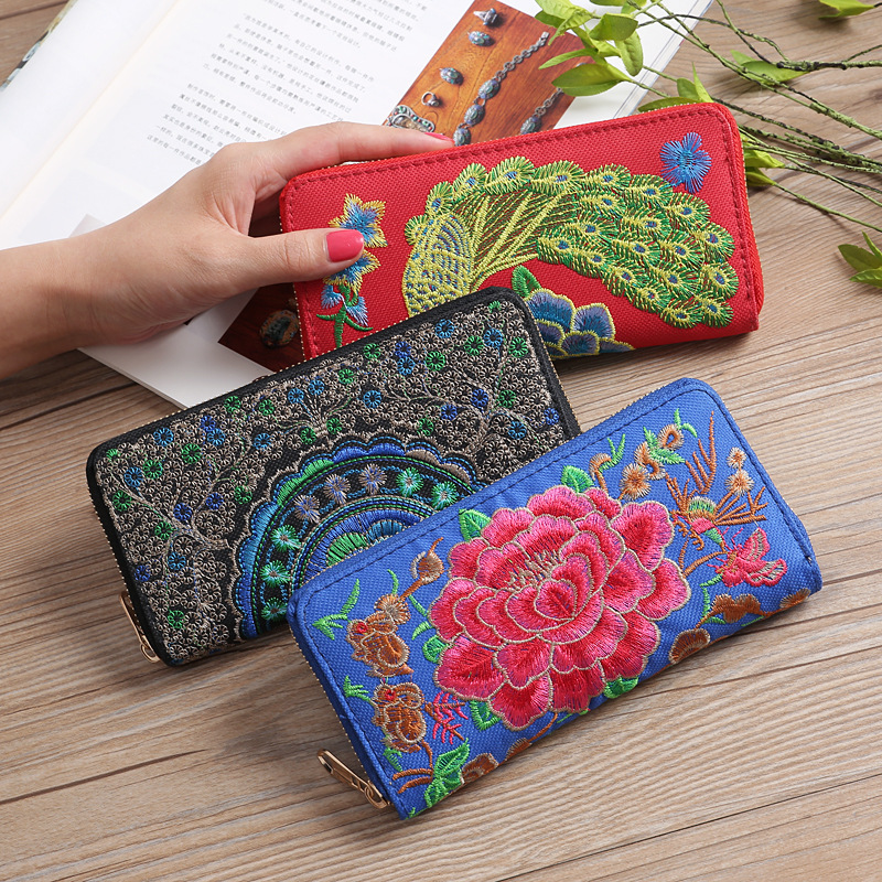 Ethnic Style Embroidered Wallet display picture 1