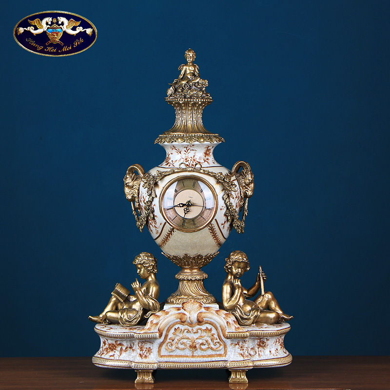 北欧式古典座钟陶瓷配铜复古艺术时钟家居饰品样板房软装玄关摆件