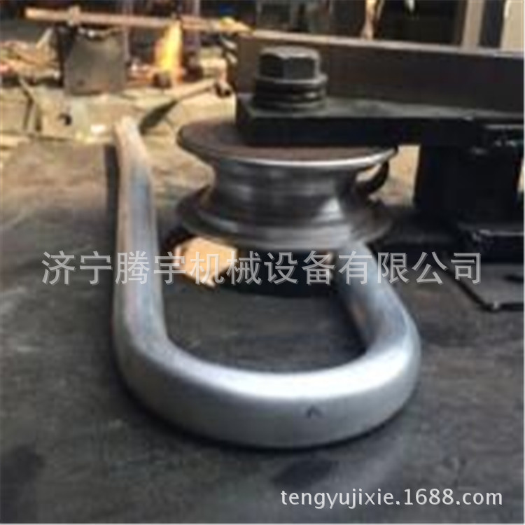 平台弯管机效果图1