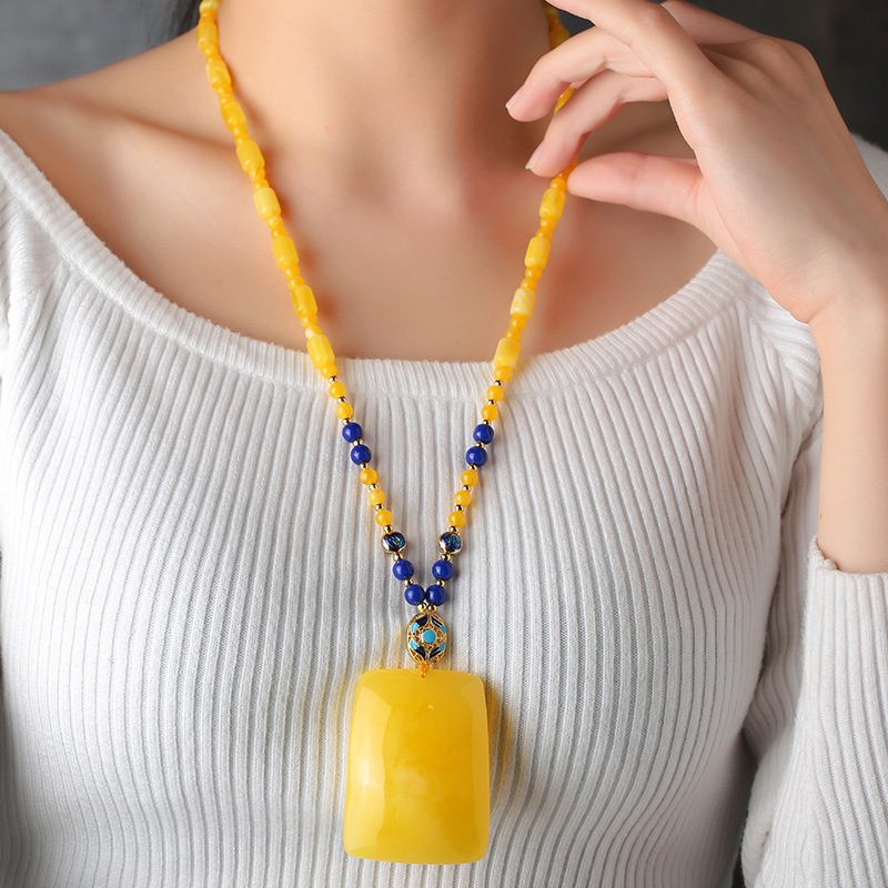 新款天然正品琥珀蜜蜡鸡油黄无事牌吊坠毛衣男女款项链