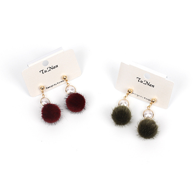 New Fashion Pearl Hair Ball Plush Pompom Wild Mink Earrings display picture 3