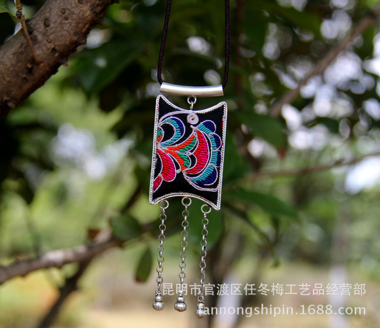 苗绣刺绣短项链