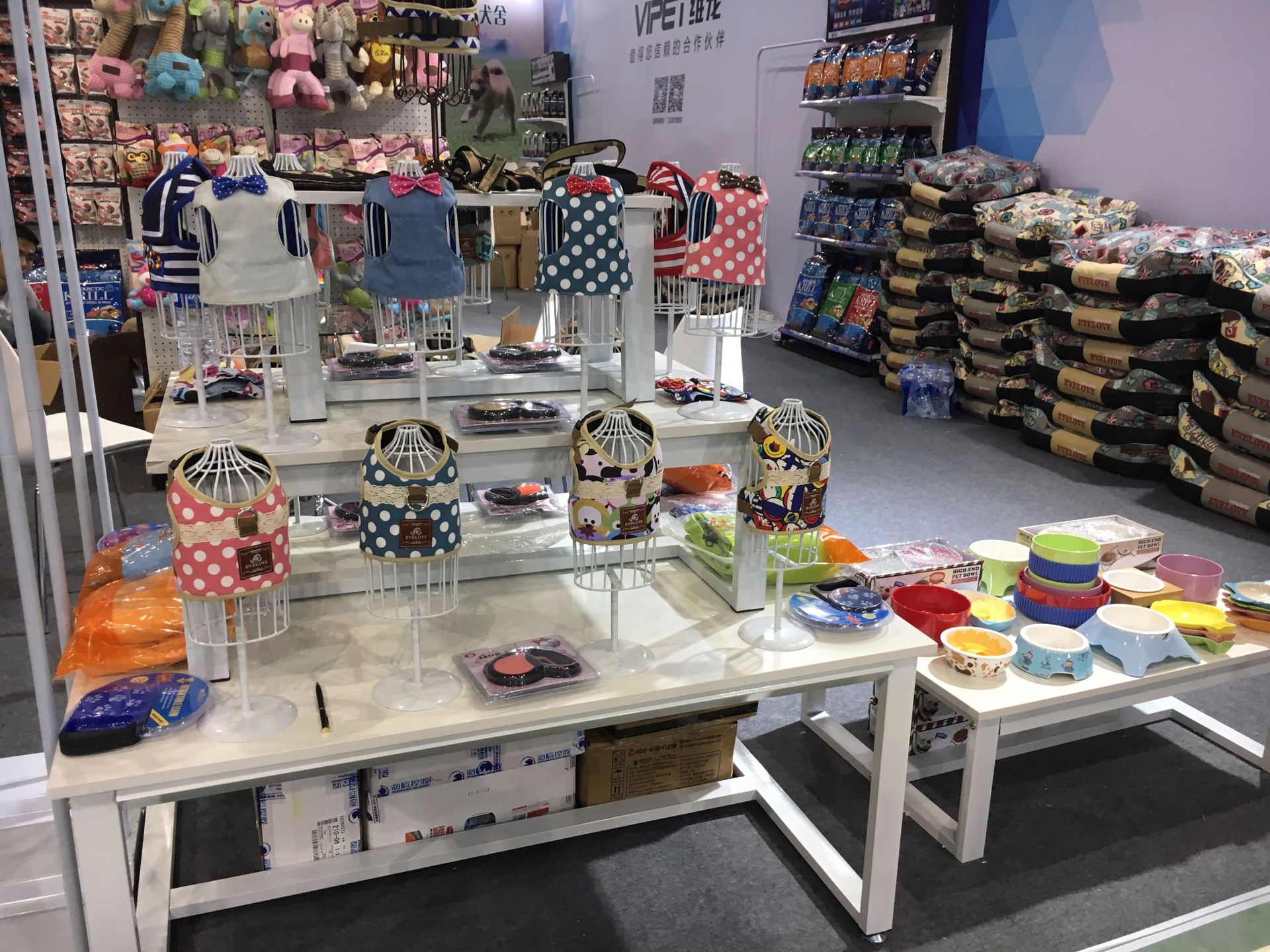 宠物窝背带牵引绳类外出用品 欢迎咨询