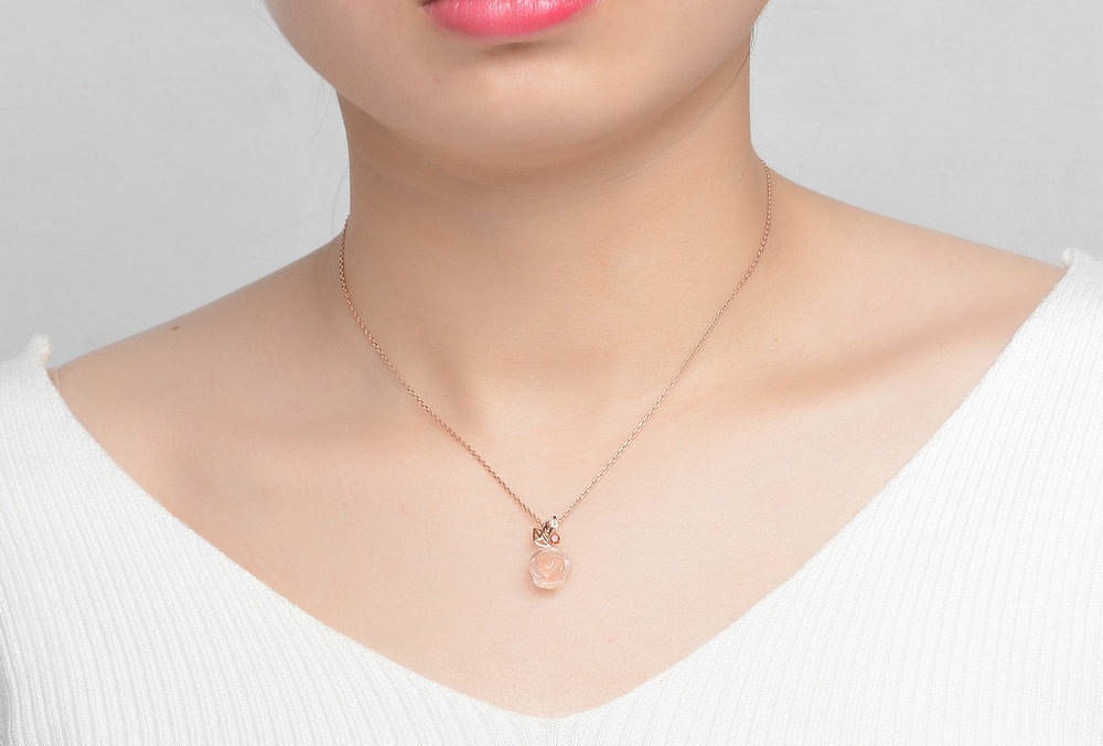 Rose Quartz Pendant Necklace 4