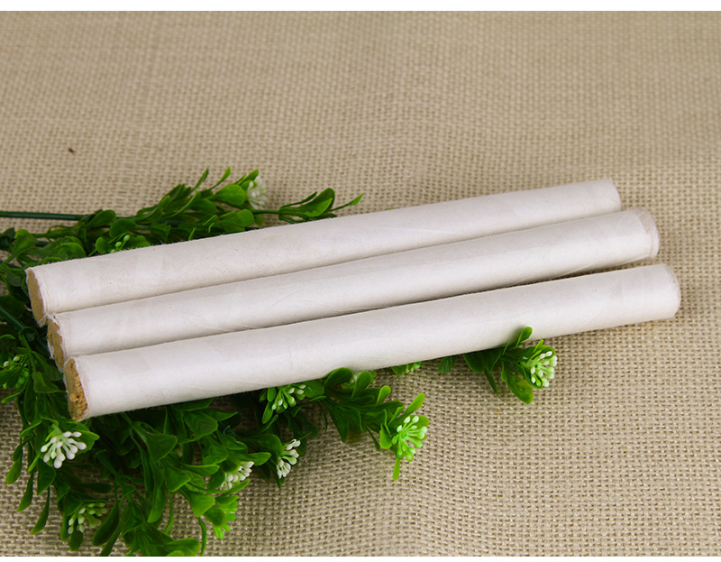 35:1 Golden Moxa Stick Ai Tiao 5-Year Aged Mugwort Moxibustion Roll 1.8x20cm 16g White Cotton Paper in use