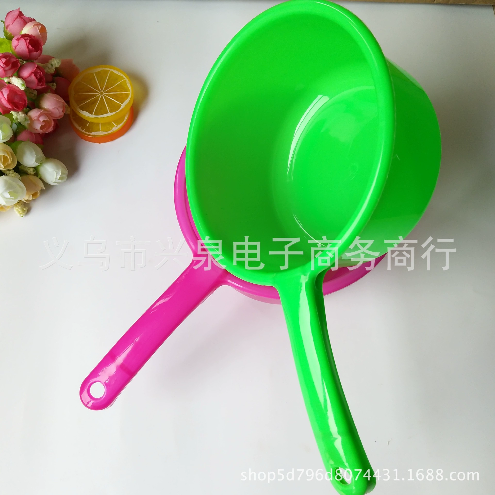 Красочная ложка для воды, пластиковый ковш для воды, бытовой кухонный ковш для воды, дрейфующий водный брызги, праздничные подарки, все один юань, две юаня, специальная партия