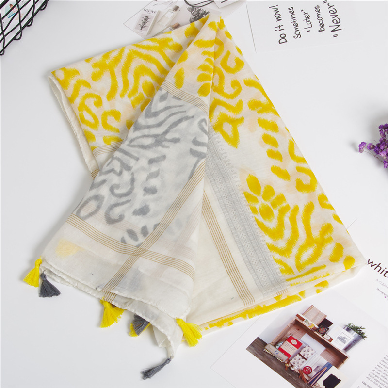 Women's Ripple Printing Pattern Sunscreen Towel Cotton And Linen Fringed Silk Scarf Beach Shawl For Women display picture 3