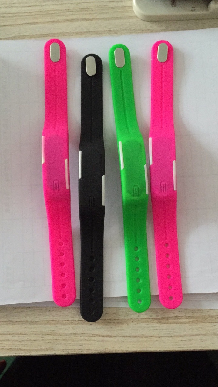 厂家热销升级版一代LED硅胶手环表潮流时尚学生情侣电子硅胶运