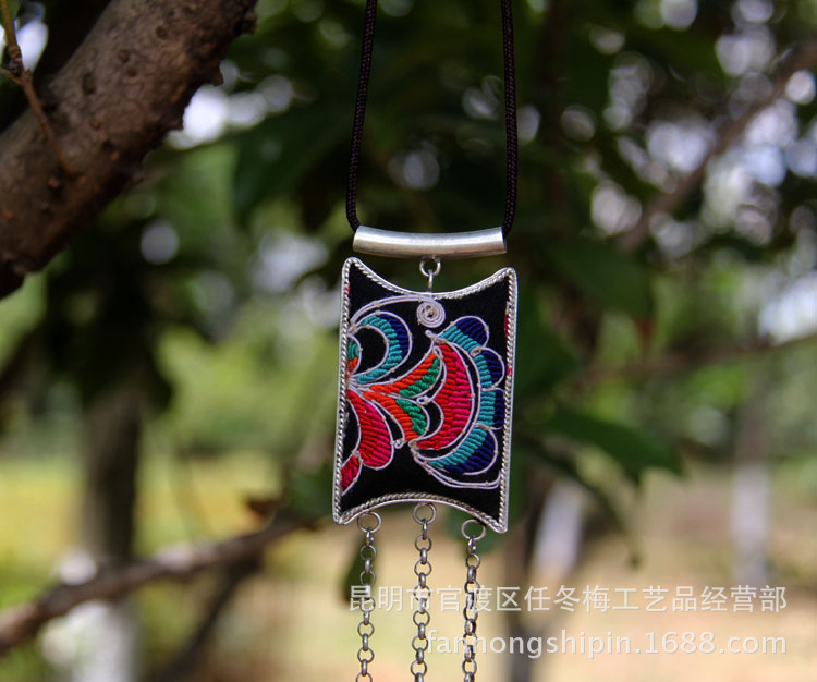 苗绣刺绣短项链