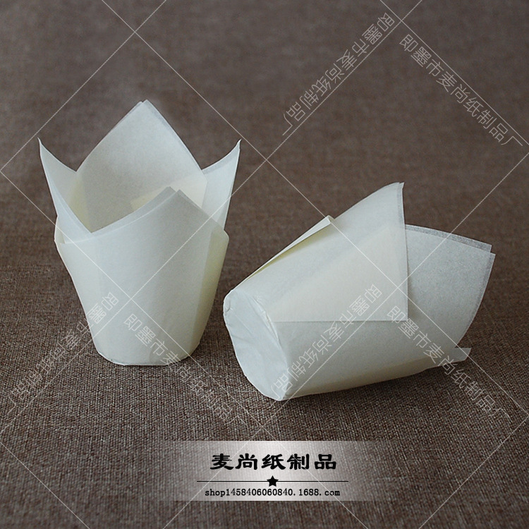 Taza de papel de pastel de tulipán de color natural de café blanco grande para hornear taza de papel de llama bandeja de papel a prueba de aceite taza de papel de pastel de muffin