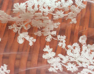 오간자 자수 표백 우유 화이트