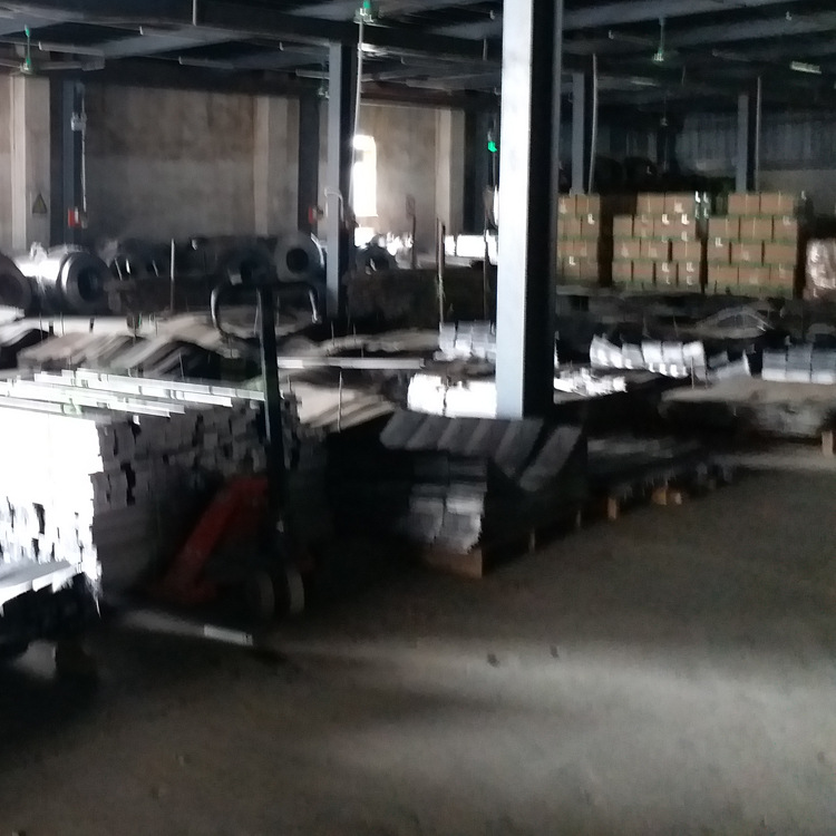 光素照明生产车间专业生产支架灯，灯盘，你的需要我造