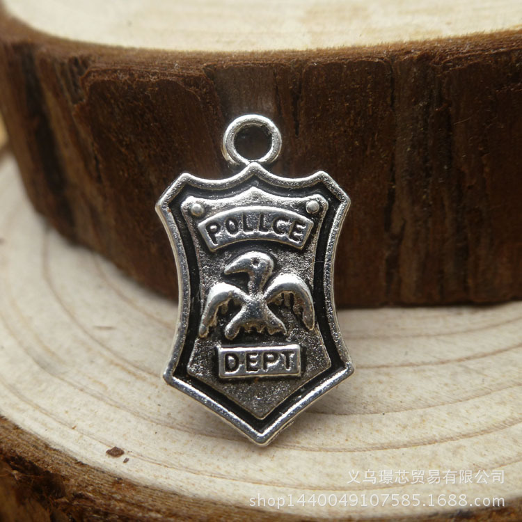 合金挂件 19*12mm 肩章吊坠 DIY饰品配件  11396