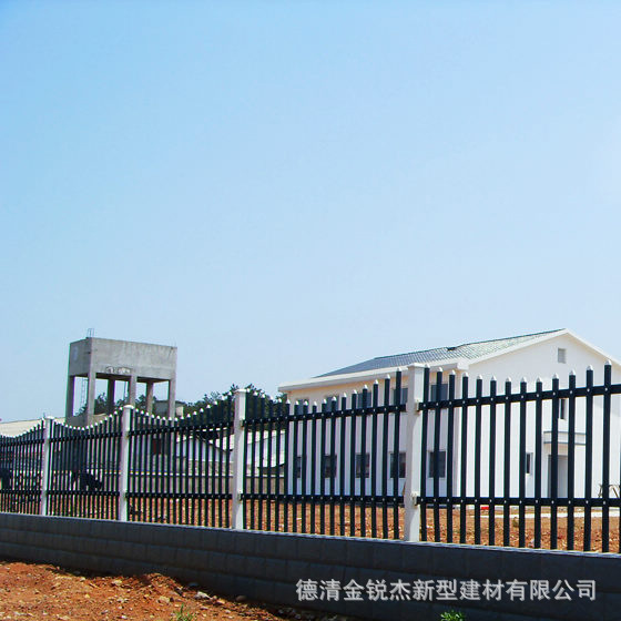 厂家供应围墙庭院草坪别墅河道绿色PVC塑钢护栏花箱