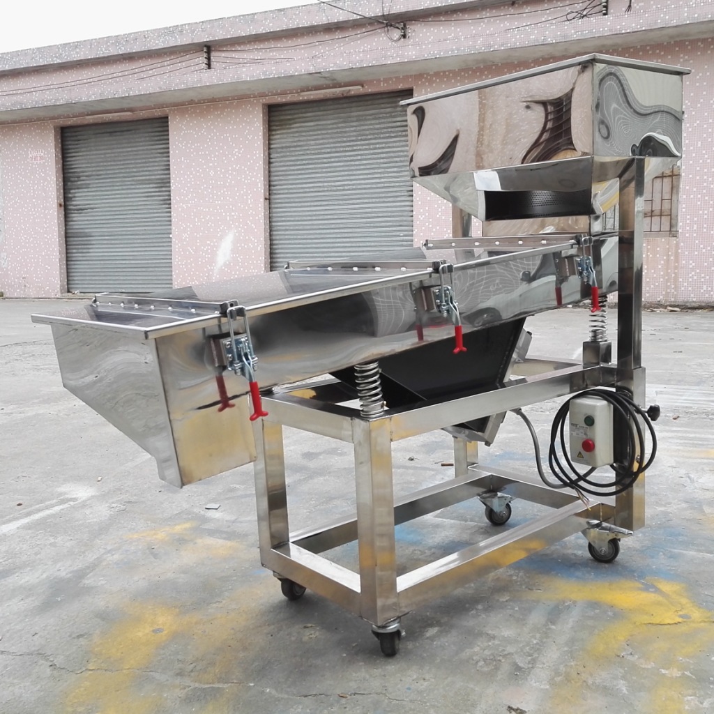 供应注塑辅机振动筛分机 不锈钢直线筛 工业筛选设备 一年保修