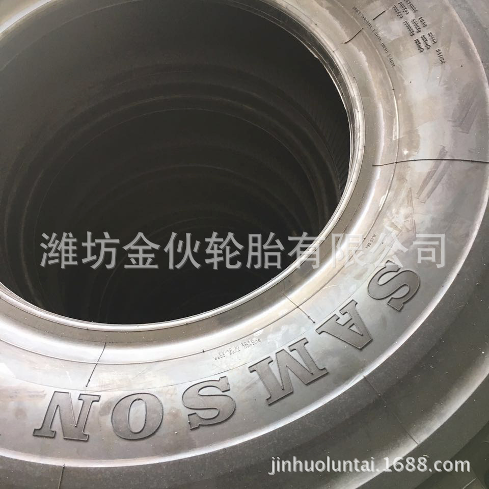 厂供   480/140.9 压路机轮胎 光面轮胎 耐磨 价格实惠