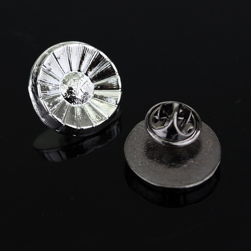 Game peripherals: Ace Attorney 5 metal badge, Japanese lawyer game comic brooch