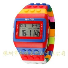 七彩虹色积木表LED 电子手表 夜光儿童手表 塑料男士手表