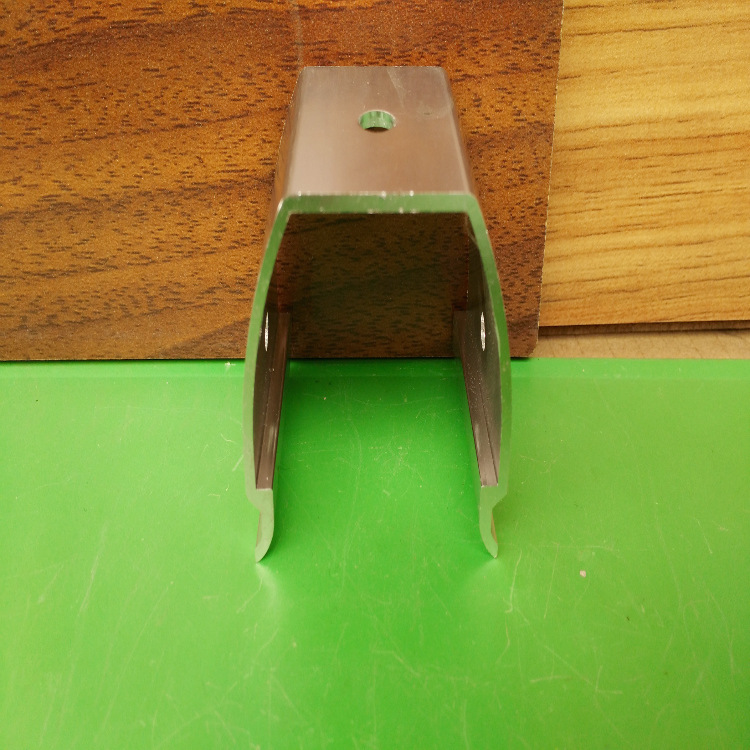 佛山铝型材厂家定做生产卡布灯箱U槽uv软膜广告灯箱铝合金边框